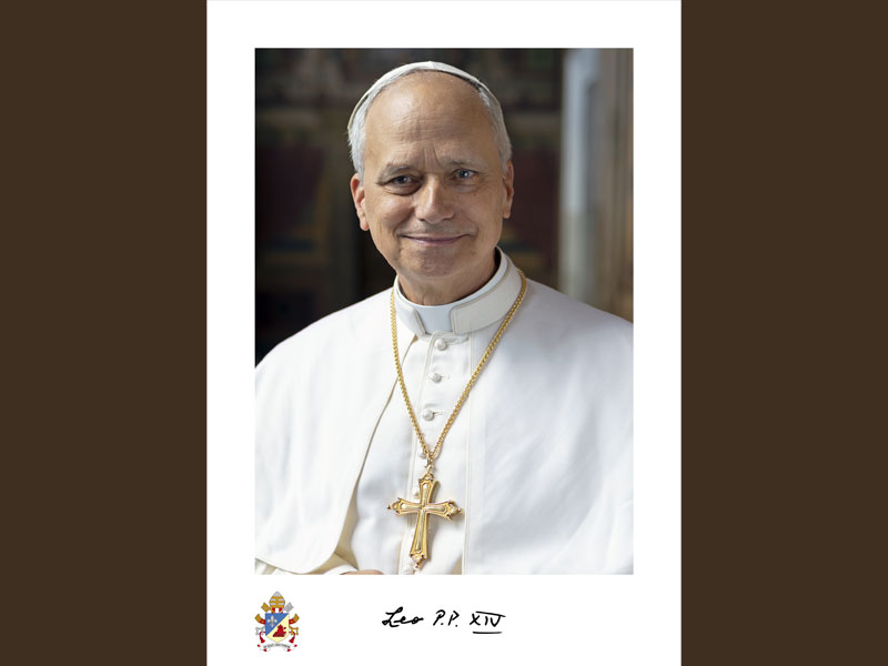 Pope Leo XIV official photo C2P 800x600-min Pope Leo XIV official photo C2P 800x600-min